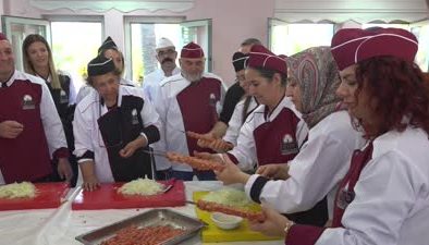 İnceliklerini öğrendiği tescilli Adana kebabının lezzetini Avustralya’ya taşıyacak