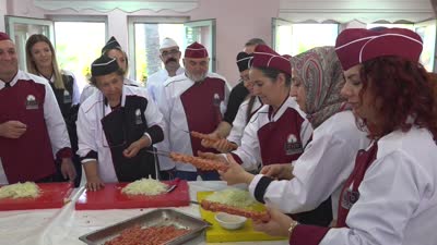 İnceliklerini öğrendiği tescilli Adana kebabının lezzetini Avustralya’ya taşıyacak