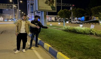 İskenderun’da çimlere basanlar gülümseten anonsla şaşırıyor