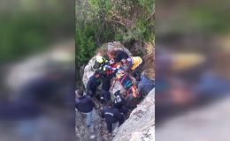 İterek çalıştırmayı denediği otomobili ile uçuruma düştü