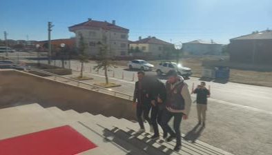 Kendini askeri personel olarak tanıtan dolandırıcı yakalandı
