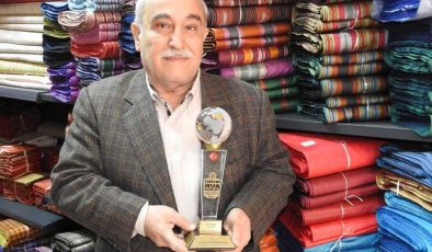 Kutnu ustası Mekki, “Yaşayan İnsan Hazineleri Ödülü” aldı
