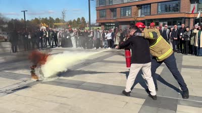 Mahalle sakinleri verilen eğitimlerle afetlere karşı bilinçlendiriliyor