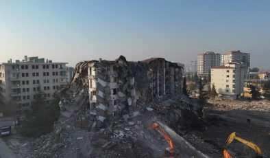 Malatya’da korna sesiyle 5 katlı bina yıkıldı
