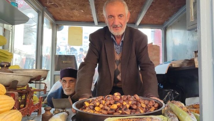 Mısır ve kestaneyle 5 çocuğunu okuttu
