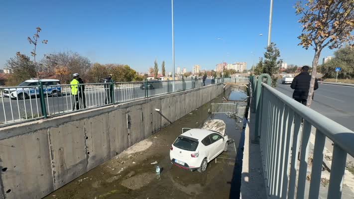 Nöbetten çıkan hemşire, otomobilinin kanala düşmesi sonucu yaralandı