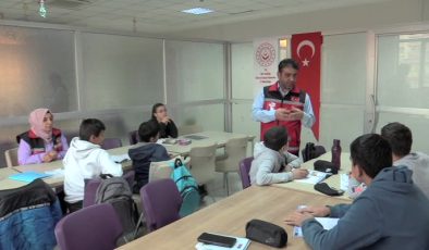 Öğrenciler rahat ders çalışsın diye kurum binasında çalışma salonları oluşturuldu