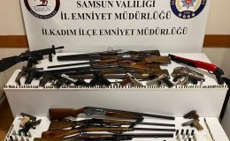 Samsun’da iki evde çok sayıda silah ele geçirildi