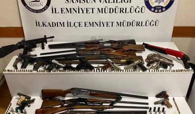 Samsun’da iki evde çok sayıda silah ele geçirildi