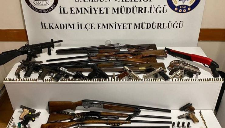Samsun’da iki evde çok sayıda silah ele geçirildi
