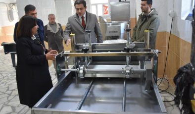 Sason’da kadınlar için çilek işleme tesisi açıldı