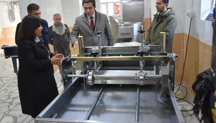 Sason’da kadınlar için çilek işleme tesisi açıldı