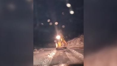 Siirt Eruh’ta karda mahsur kalan 15 araç kurtarıldı
