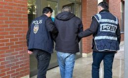 Siirt’te kuyumcudan altın kolye çalan hırsız güvenlik kamerasında