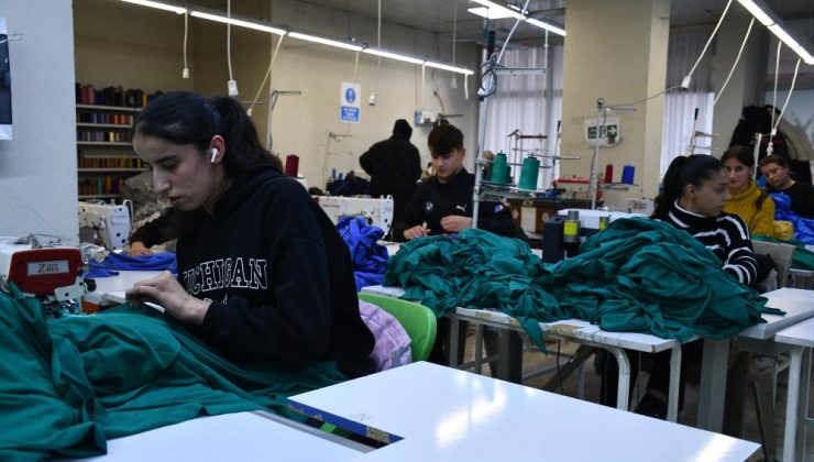 Şırnak Uludere’de öğrenciler hem eğitim görüyor hem meslek öğreniyor
