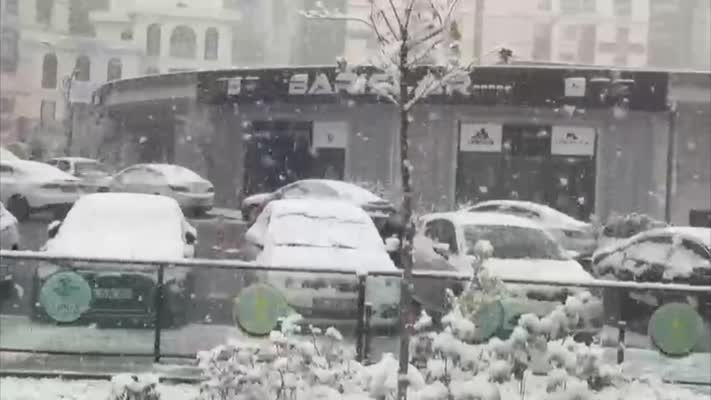 Şırnak’ta sağanak yerini kar yağışına bıraktı