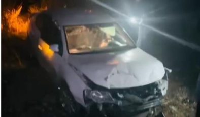 Siverek’te otomobil şarampole devrildi