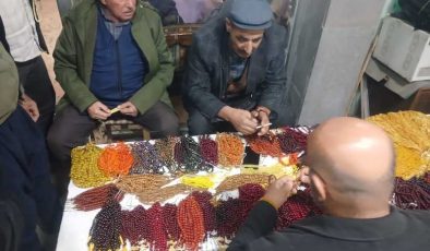 Tarihi Çiftehan’da devasa Tesbih pazarı: Tesbih tutkunlarının buluşma noktası