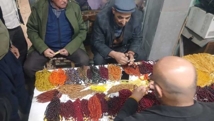 Tarihi Çiftehan’da devasa Tesbih pazarı: Tesbih tutkunlarının buluşma noktası