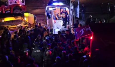 Tırın çarptığı polislerden 1’i şehit oldu 1’i yaraland