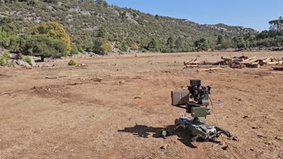 Türk savunma sanayisi silahlı robot köpekleri göreve hazırlıyor