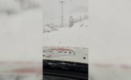 UMKE ekibi karla kaplı yolda 82 yaşındaki hasta için seferber oldu