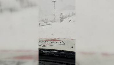 UMKE ekibi karla kaplı yolda 82 yaşındaki hasta için seferber oldu