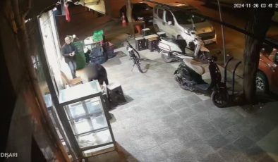 Üşümesin diye fırına alınan kadın, cep telefonu çaldı