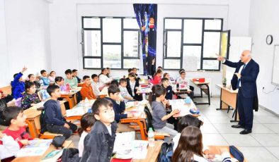 Vali Zorluoğlu, öğretmenlerle eğitimi değerlendirdi