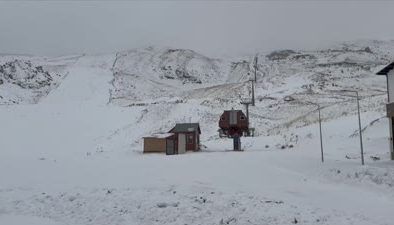 Van ve Hakkari’de kar yağışı trafiği olumsuz etkiledi