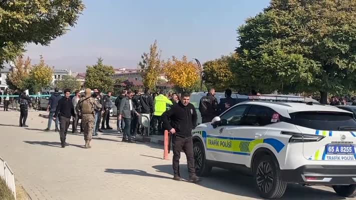 Van’da hastanede silahlı saldırı sonucu biri sağlık çalışanı 2 kişi hayatını kaybetti