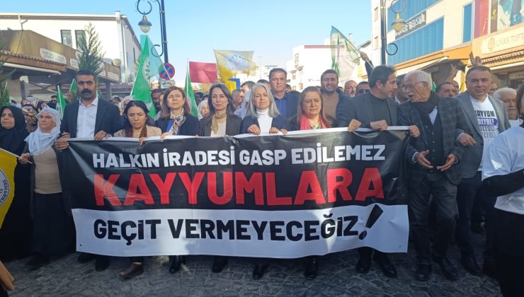 Diyarbakır’da Kayyumlara tepki yürüyüşü