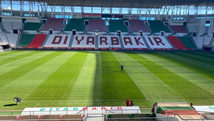 Diyarbakır Stadyumu’nda çim sorunları giderilmeye devam ediyor