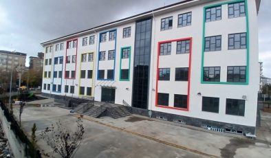 Diyarbakır’da Yenilenen Okullar Eğitime Işık Tutuyor