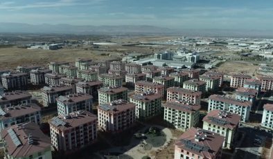 Yeşilyurt’taki deprem konutları hak sahiplerine teslim ediliyor