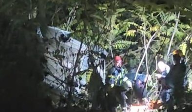 Otomobil uçurumdan yuvarlandı: Sürücü hayatını kaybetti