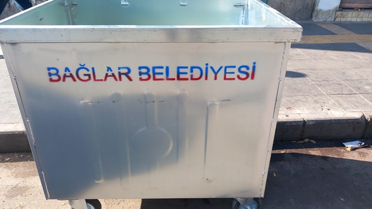 Bağlar’da çöp konteynerleri yenilendi