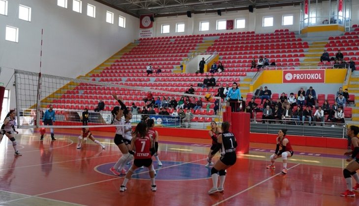 DBB Kadın Voleybol Takımı gruptaki puanını 18’e çıkardı