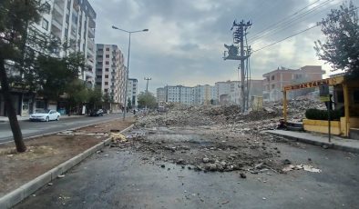 Emek Caddesi Trafiğe Tek Taraflı Kapandı