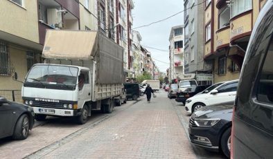 Esenyurt’ta iki komşu arasında park yeri kavgası: Demir çubukla aracın camlarını kırdı