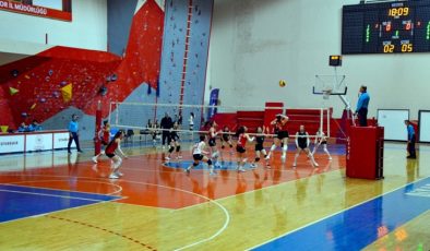 Genç Kadınlar Voleybol Takımı finalde!