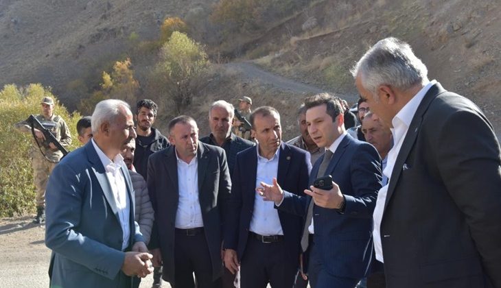 Hakkari Vali Yardımcısı Karadağ köyleri dolaşarak sorunları yerinde tespit ediyor