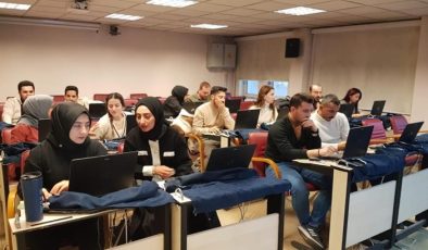 Hakkari’de yapay zeka eğitimi