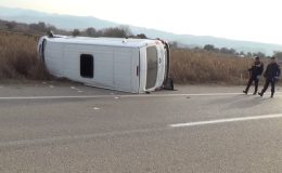İşçi servisi ile traktör çarpıştı 16 yaralı