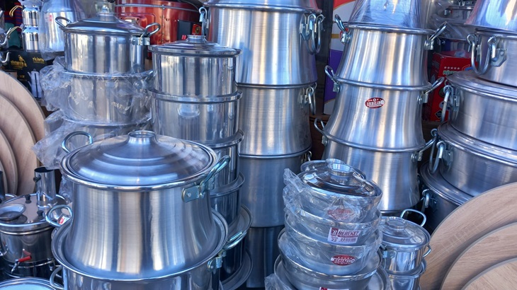 Merasimler yemek kazanlarının fiyatını artırdı.