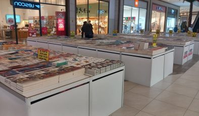Kitap mezadı okurlar ile buluştu