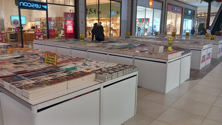 Kitap mezadı okurlar ile buluştu