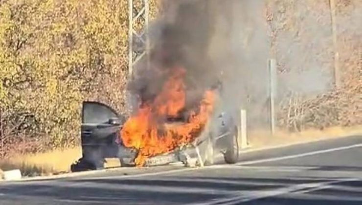 Seyir halindeki otomobil alev aldı, küle döndü