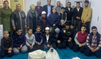 Sıcak Yürekler Derneği’nden Muhammediye Medresesi’ne destek