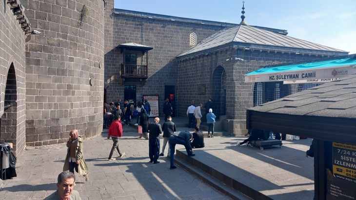 Yağışlar durdu sur içine akın ettiler